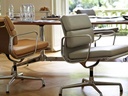 Поворотне офісне крісло Eames Soft Pad EA 208 (Коричневий)